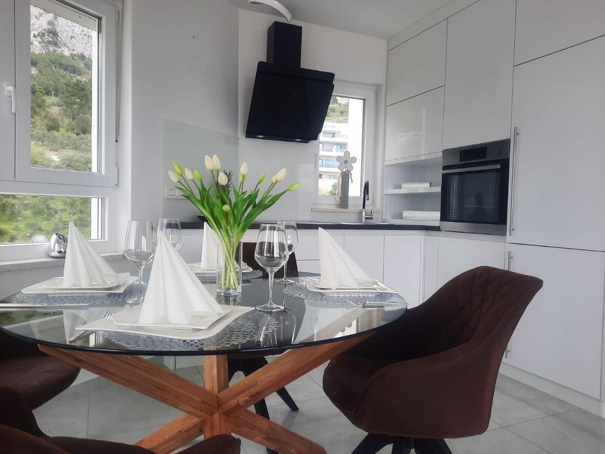 Apartment Anny De Luxe With Sea View Makarska Dış mekan fotoğraf